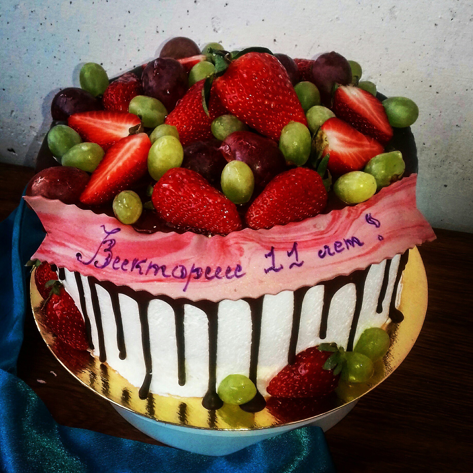 Торт на день рождения девушке с фруктами